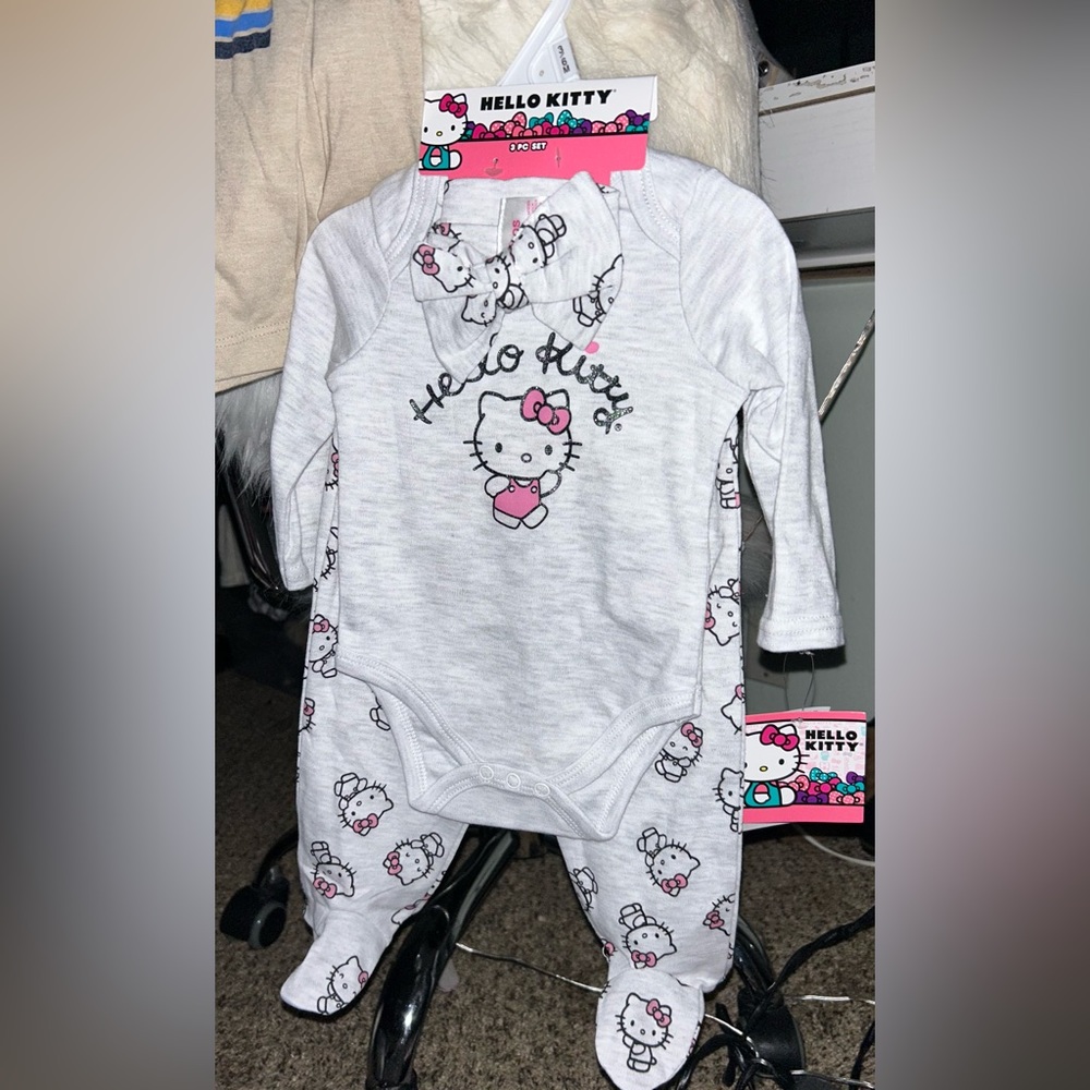 Size 3/6 months hello Kitty 3 piece set new w tags